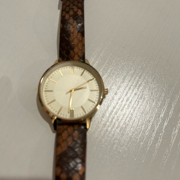 Watch - Picture 4 of 4